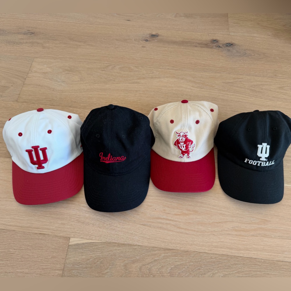 Indiana University Caps Set